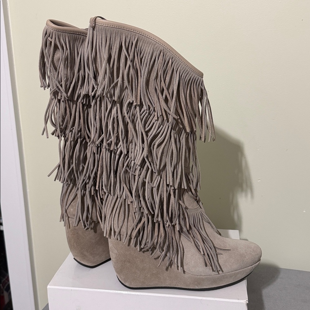 Kelton Suede leather beige fringe tall boots size 37 Made in Italy - Picture 9 of 14